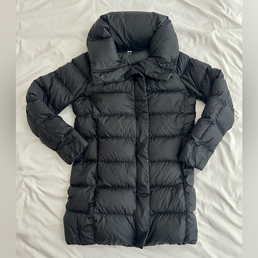 Uniqlo Women’s puffer jacket (Medium) BLACK, mid-length high-neck, excellent